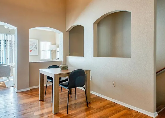 Landing Modern With Amazing Amenities Apartment