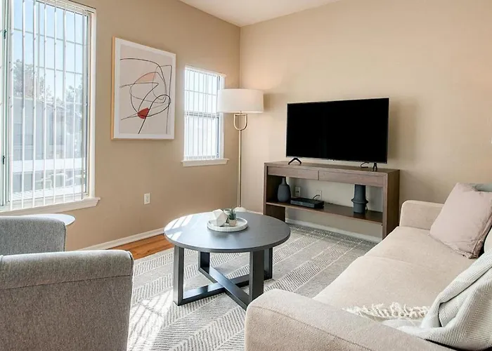 Landing Modern With Amazing Amenities Apartment Chandler