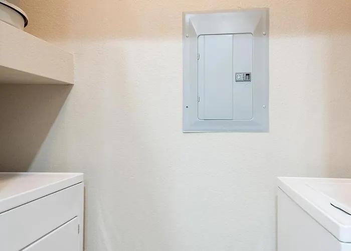 Landing Modern With Amazing Amenities Apartment Chandler