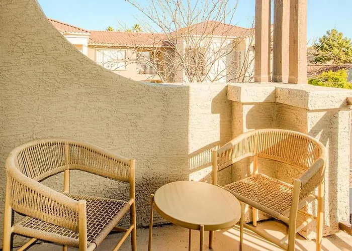 Apartment Landing Modern With Amazing Amenities Chandler